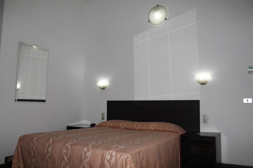 Hotel Luisa Milán Habitación foto